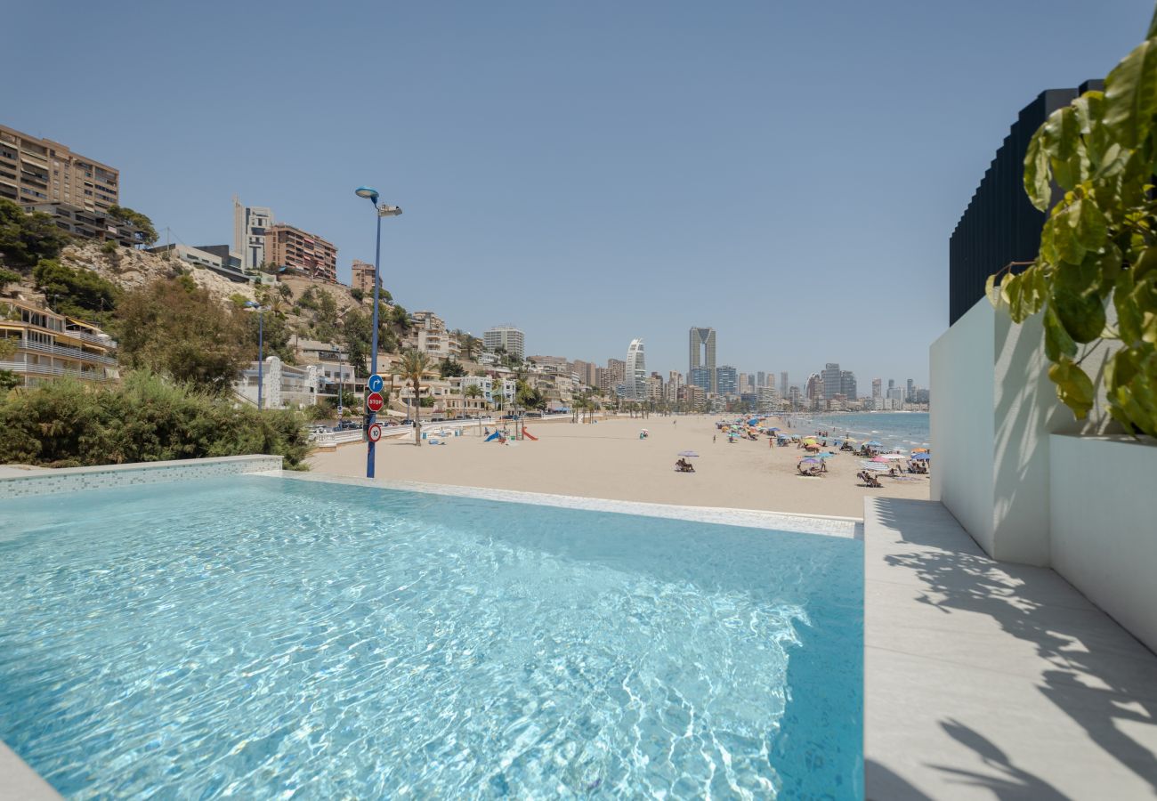 Apartament w Benidorm - SUNRISE Benidorm - Beachfront apartment with private Pool