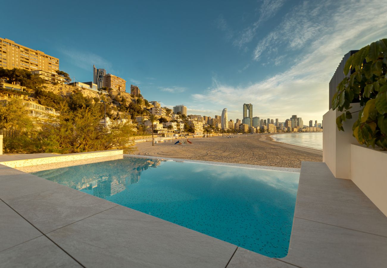 Apartament w Benidorm - SUNRISE Benidorm - Beachfront apartment with private Pool