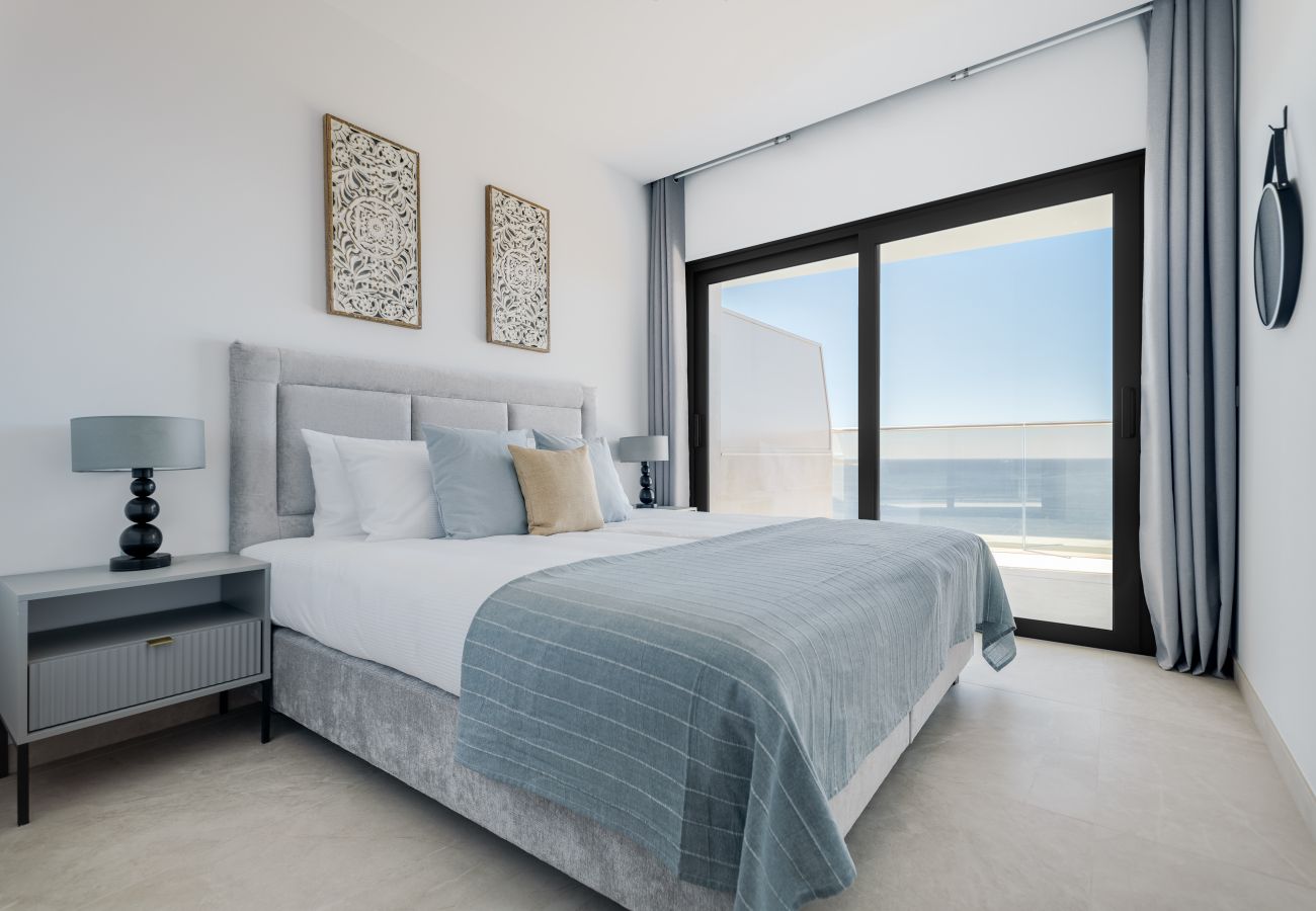 Апартаменты на Бенидорм / Benidorm - CLIFFS 2 Bedrooms Apartments